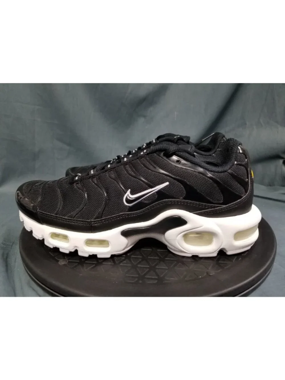 Nike Air Max Plus Black White Women's DM2362 001 Size 7.5 NEW NO BOX!